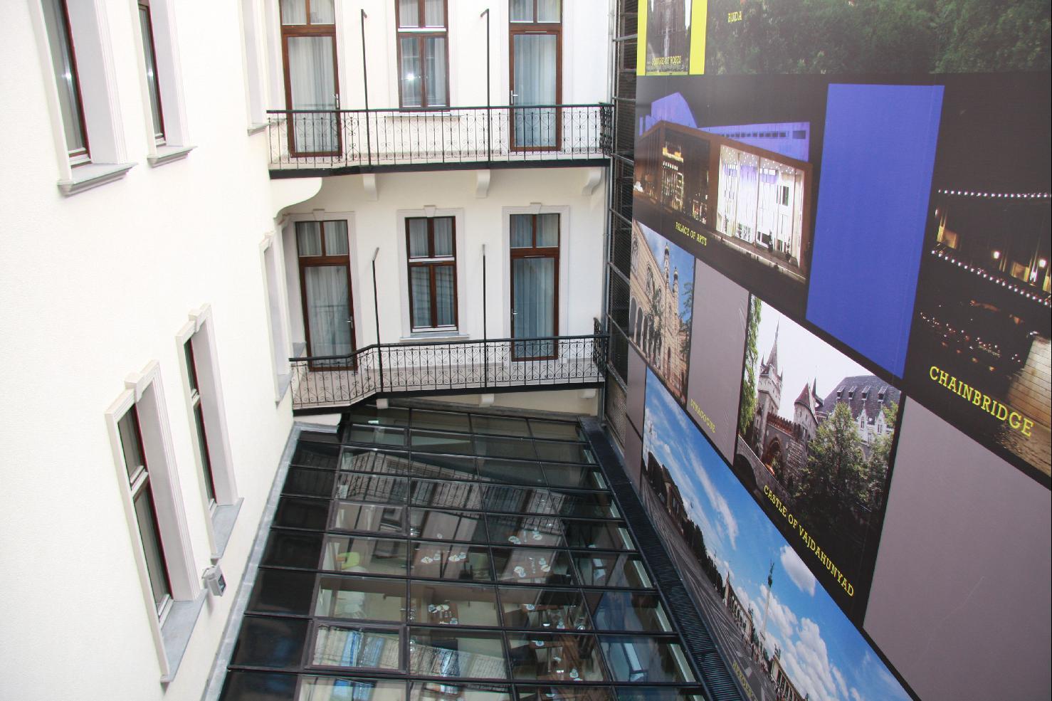 Bristol Отель 4*